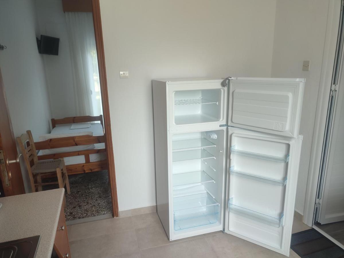 Michalos Apartments Paralia Skotinis Exterior photo