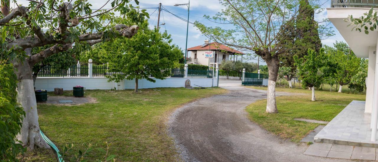 Michalos Apartments Paralia Skotinis Exterior photo